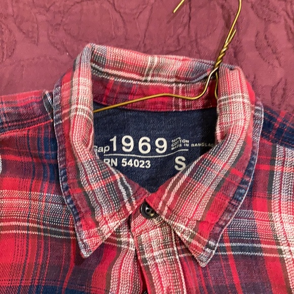 Boys small button down shirts.  Rarely worn - Picture 2 of 4